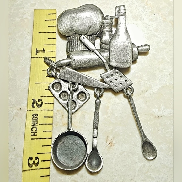 Chef baking tools vintage silver pewter brooch by JJ, gift For chef, culinary - Picture 3 of 4